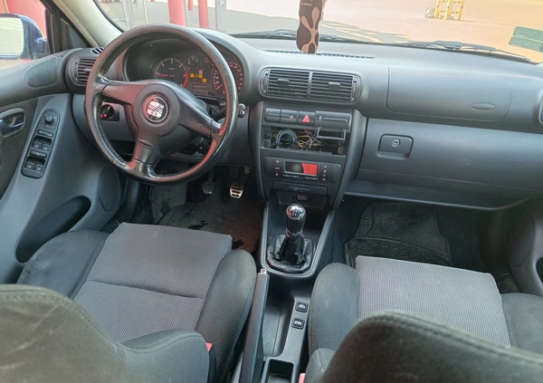 Seat Leon cena 3099 przebieg: 224700, rok produkcji 2001 z Wrocław małe 56